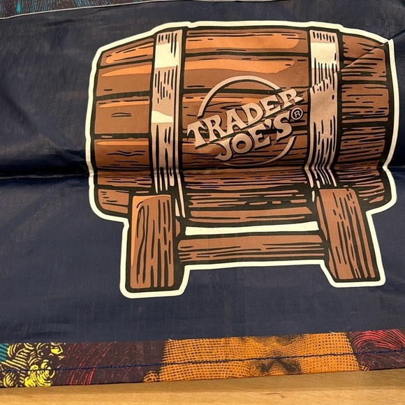 Trader Joe’s Kentucky reusable bag nwt - Picture 5 of 7